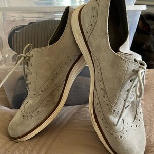 Cole Hahn Grey suede white sole, comfortable wingtip!
